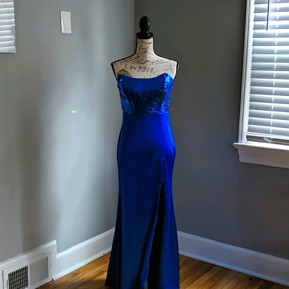 Prom Dress - Picture 1 of 4